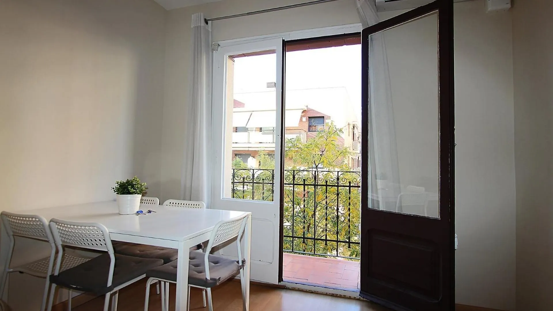 Mu22 - Spacious Apartment Fc Barcelona Spanien